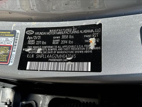 Used 2021 Hyundai Elantra SE image 34