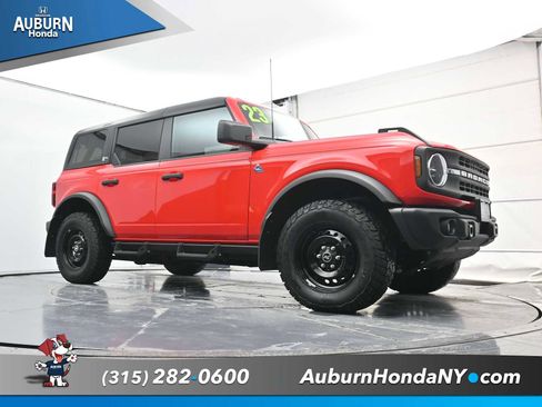 Used 2023 Ford Bronco Black Diamond image 16