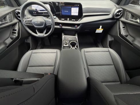 New 2026 Chevrolet Equinox LT w/ Convenience Package II FWD image 10
