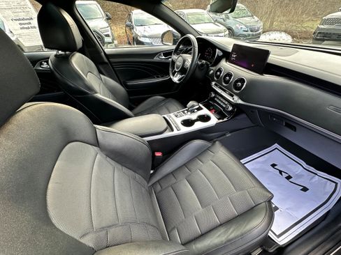 Used 2023 Kia Stinger GT2 image 25