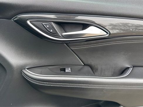 Used 2022 Buick Envision Essence w/ Sport Touring Package image 21