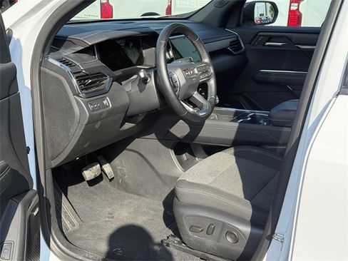 Used 2025 GMC Acadia Elevation image 14