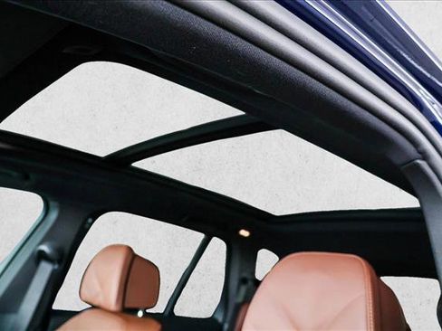 New 2026 BMW X5 xDrive50e image 11