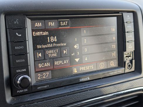 Used 2019 Dodge Grand Caravan SXT image 11