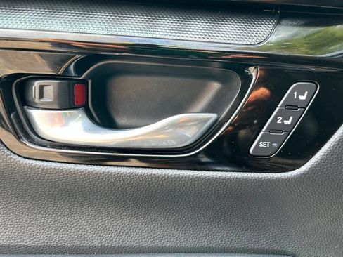Used 2025 Honda CR-V EX-L image 13