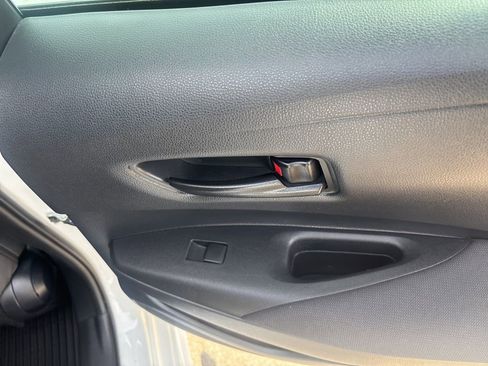 Used 2022 Toyota Corolla LE image 38