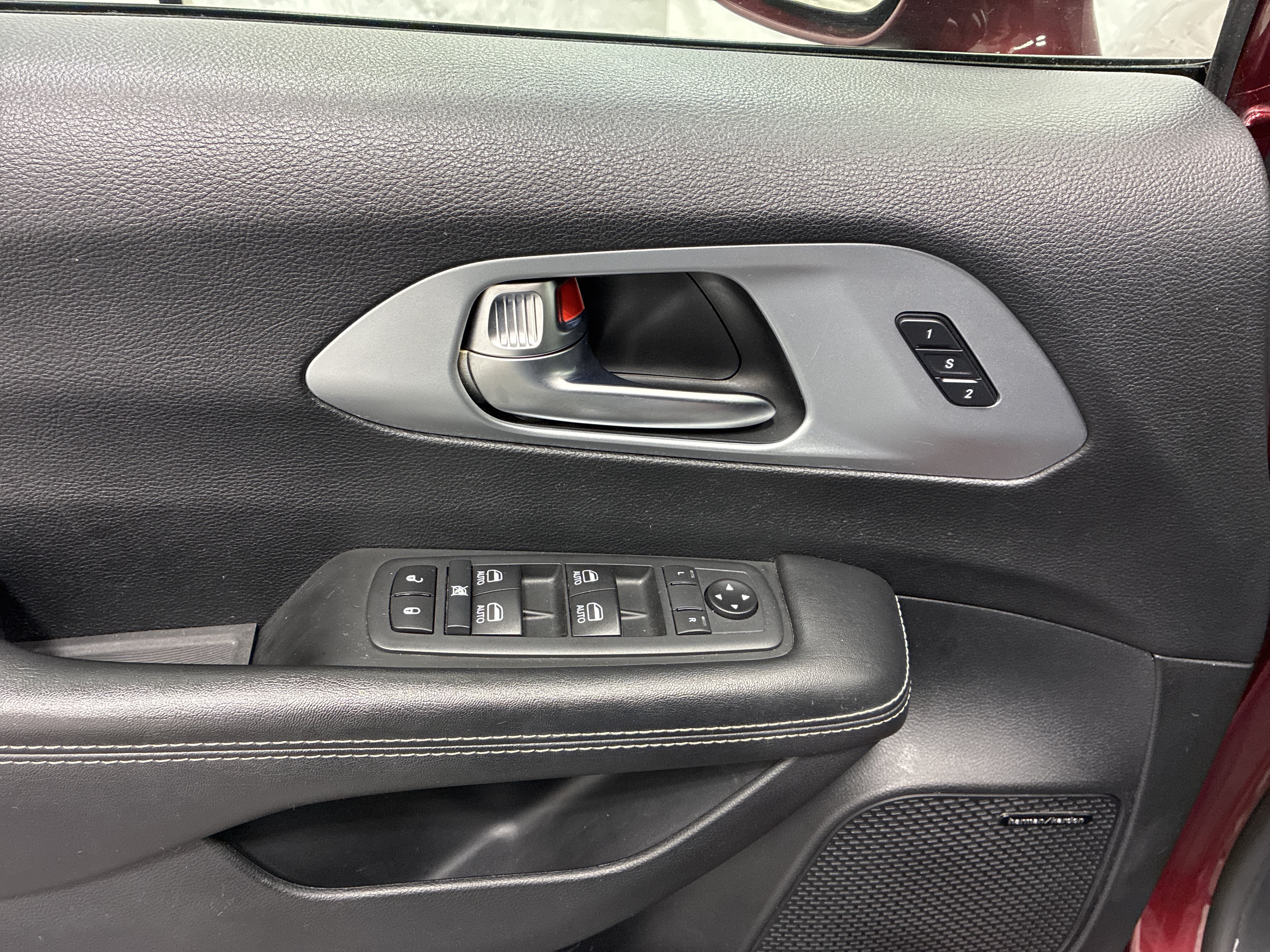 Used 2020 Chrysler Pacifica Touring-L Plus w/ Advanced Safetytec Group FWD image 18