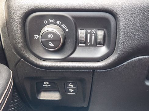 Used 2022 RAM 1500 Laramie AWD/4WD image 23