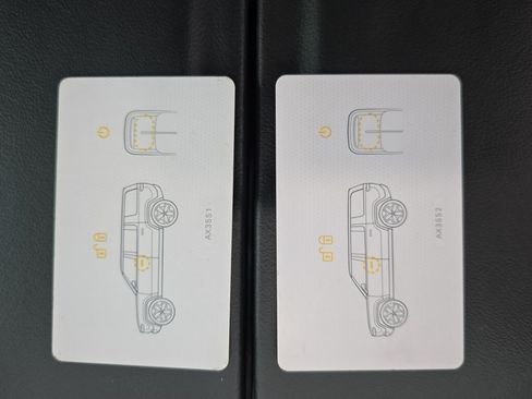 Used 2025 Rivian R1S Adventure Dual AWD/4WD image 31