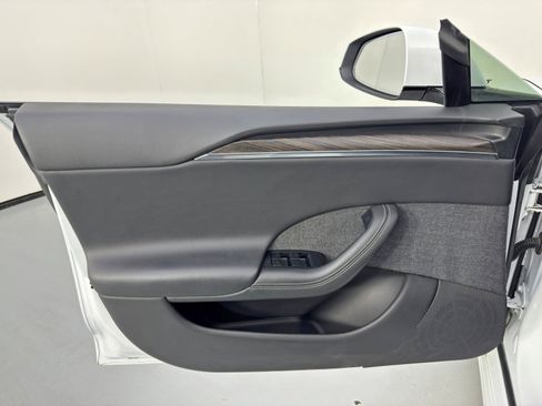 Used 2022 Tesla Model S image 42
