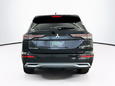 Used 2025 Mitsubishi Outlander SE AWD/4WD image 7