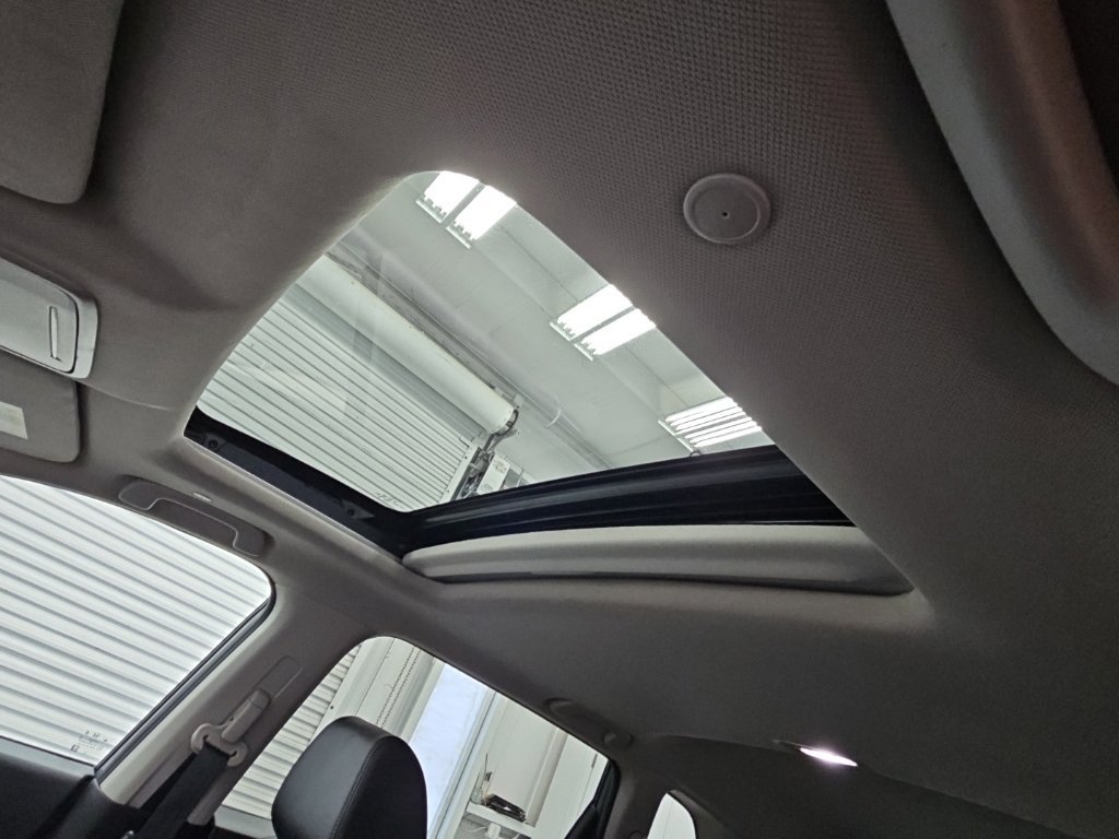 Used 2025 Honda CR-V EX-L image 27