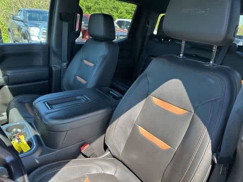 Used 2020 GMC Sierra 1500 AT4 w/ Off-Road Performance Package image 4