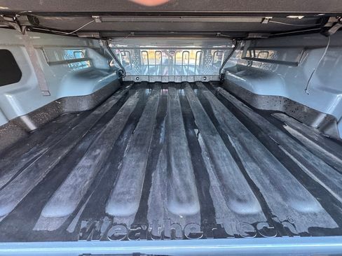 Used 2025 Jeep Gladiator Mojave w/ Convenience Group image 7