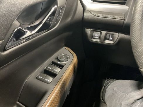 Used 2023 GMC Acadia SLE w/ LPO, Floor Liner Package AWD/4WD image 17