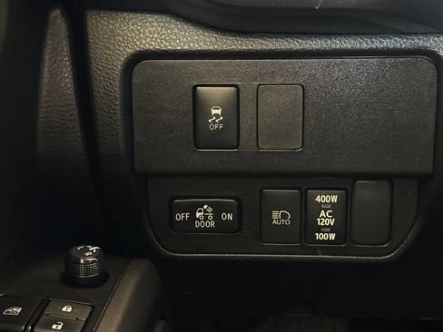Used 2022 Toyota Tacoma TRD Off-Road w/ Technology Package AWD/4WD image 32