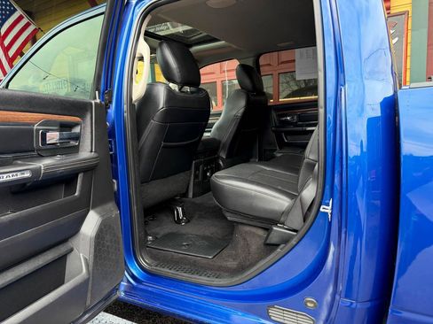 Used 2018 RAM 2500 Laramie w/ Convenience Group AWD/4WD image 15