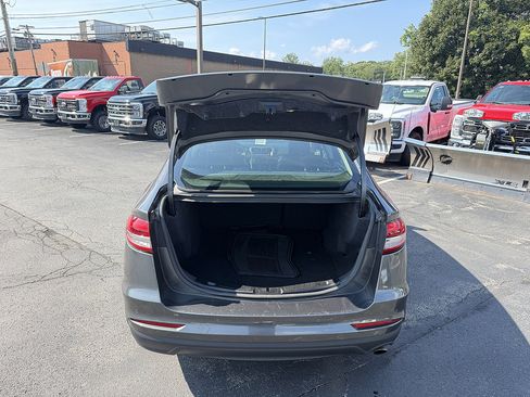 Used 2019 Ford Fusion SEL FWD image 5