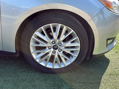 Used 2018 Ford Focus Titanium FWD image 45