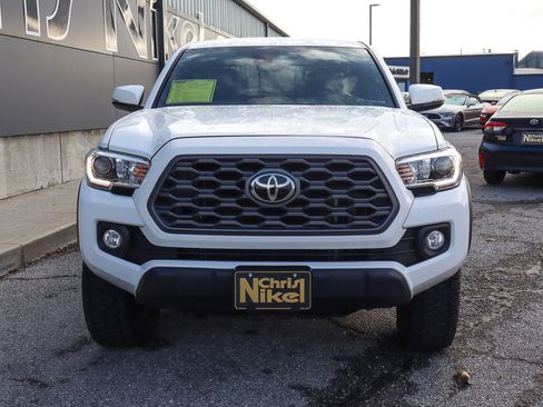 Used 2023 Toyota Tacoma TRD Off-Road image 2