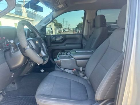 Used 2022 Chevrolet Silverado 1500 Custom w/ LPO, Blackout Package RWD image 9