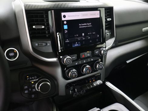 New 2026 RAM 1500 4x4 Crew Cab image 19