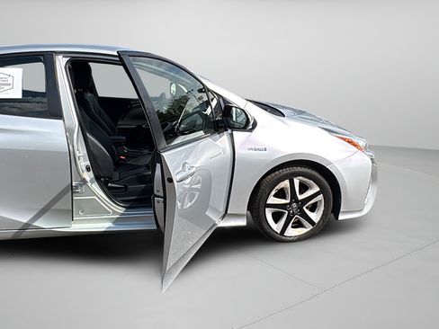 Used 2016 Toyota Prius Three Touring FWD image 24