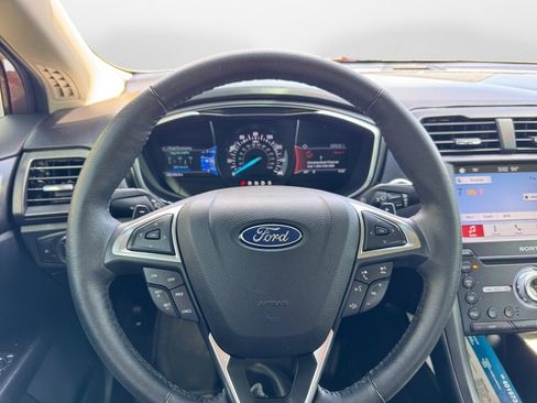 Used 2017 Ford Fusion Titanium FWD image 10