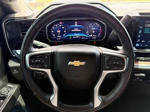 Used 2024 Chevrolet Silverado 2500 LT AWD/4WD image 25