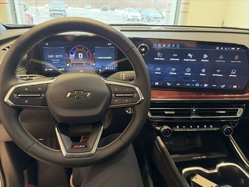 New 2026 Chevrolet Traverse Z71 w/ LPO, Floor Liner Package image 16