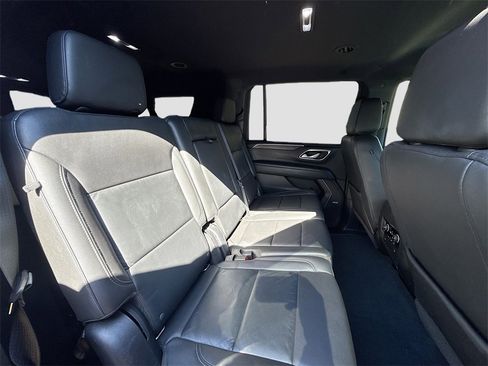 Used 2021 Chevrolet Suburban LT image 30