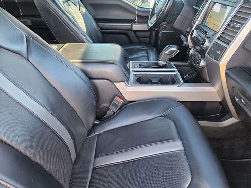 Used 2019 Ford F150 Platinum w/ Equipment Group 701A Luxury image 19