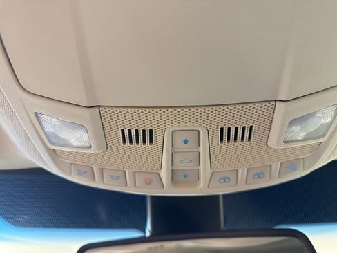 Used 2017 Ford Edge Titanium w/ Equipment Group 302A AWD/4WD image 30