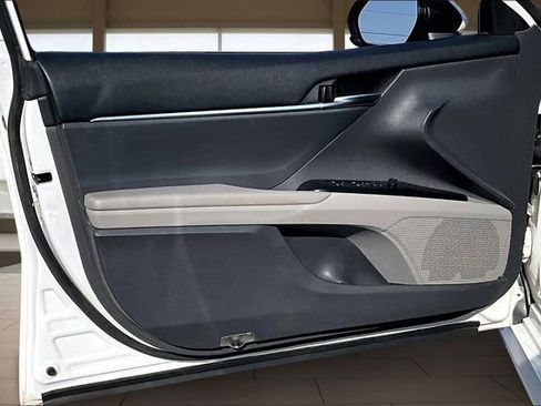 Used 2019 Toyota Camry LE image 23