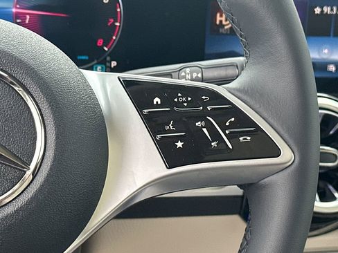 New 2026 Mercedes-Benz GLB 250 image 28