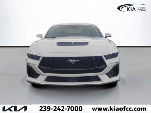 Used 2025 Ford Mustang GT RWD image 2