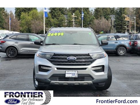 Used 2023 Ford Explorer XLT w/ Equipment Group 202A image 3