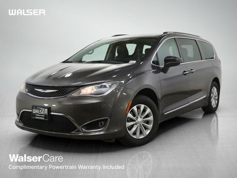 Used 2019 Chrysler Pacifica Touring-L image 1