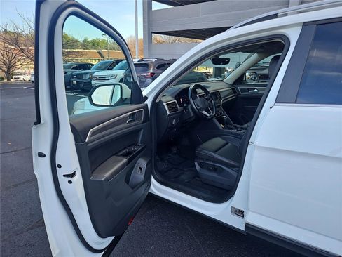 Certified 2021 Volkswagen Atlas SEL image 12