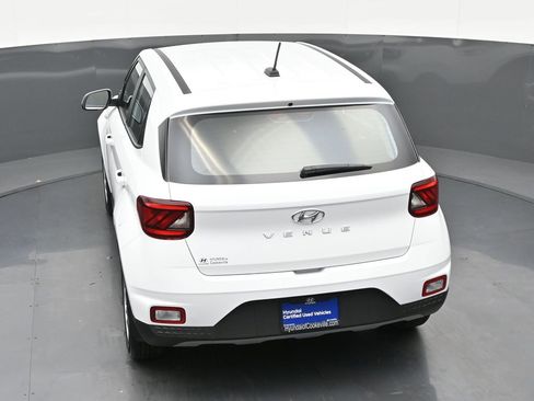 Certified 2025 Hyundai Venue SE image 27