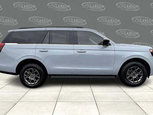 Certified 2025 Ford Expedition Active AWD/4WD image 5
