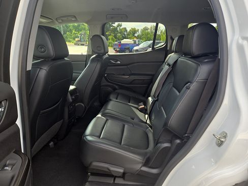 Used 2021 GMC Acadia SLT AWD/4WD image 10