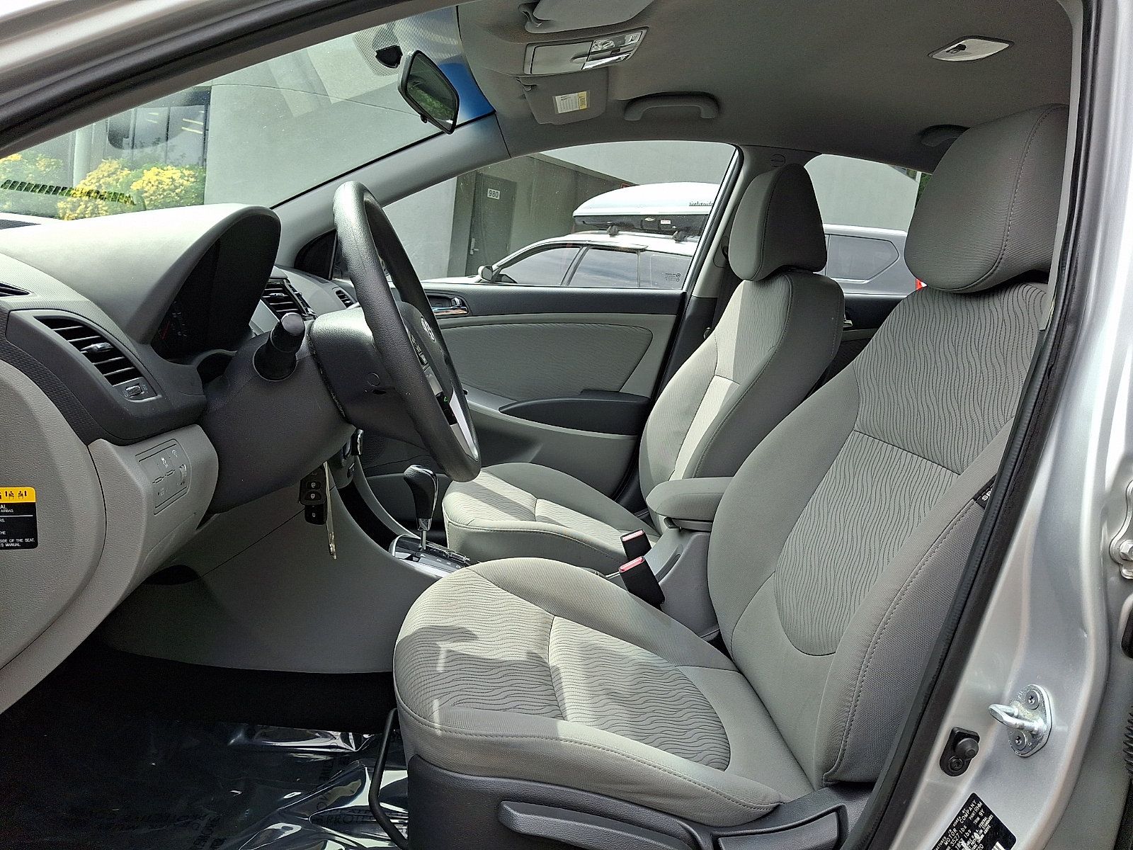 Used 2013 Hyundai Accent GLS w/ Premium Pkg FWD image 16