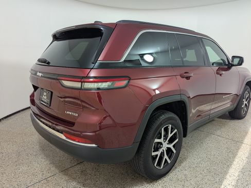 Used 2025 Jeep Grand Cherokee Limited w/ Trailer Tow Package RWD image 7