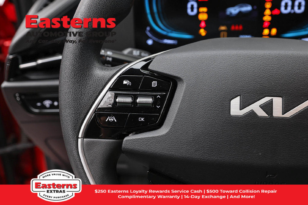 Used 2025 Kia Niro LX FWD image 15