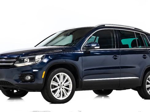 Used 2013 Volkswagen Tiguan SE image 2