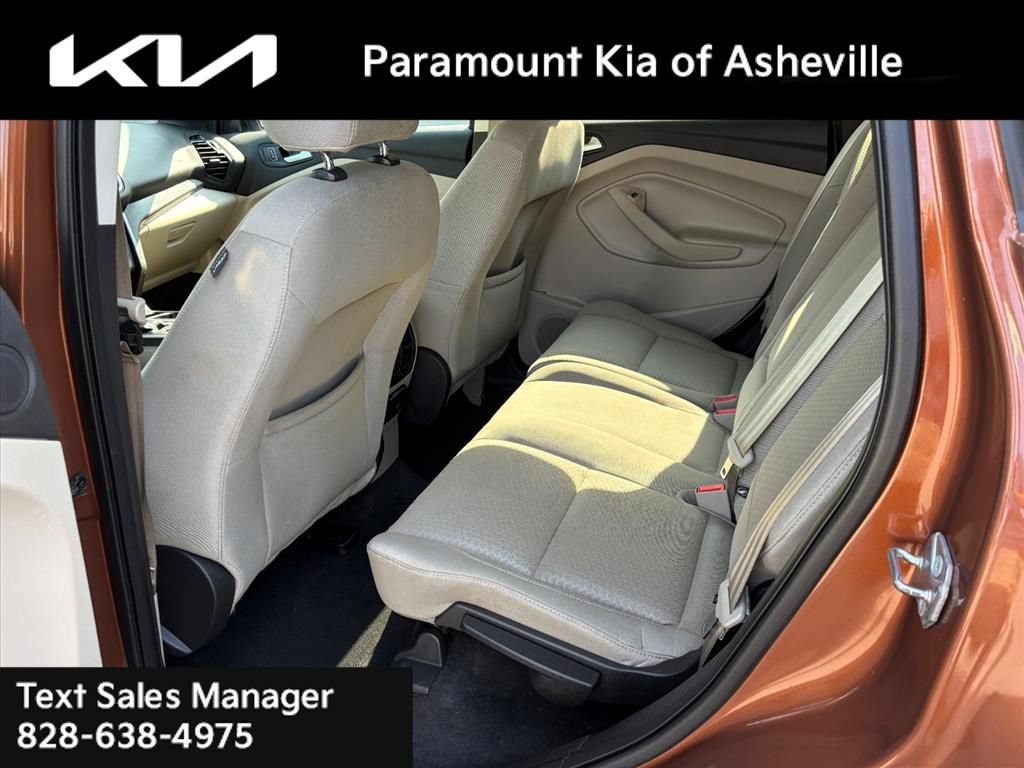 Used 2017 Ford Escape SE w/ Equipment Group 201A AWD/4WD image 19