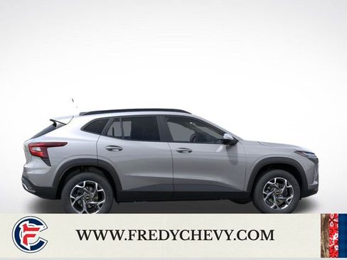 New 2026 Chevrolet Trax LT w/ Sunroof Package image 6