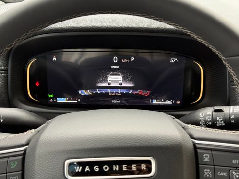 Used 2025 Jeep Wagoneer Series II image 10