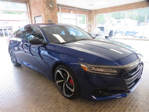 Used 2021 Honda Accord Sport image 3